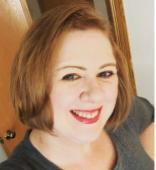 amanda voth headshot