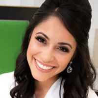 Alyssa Lyons
